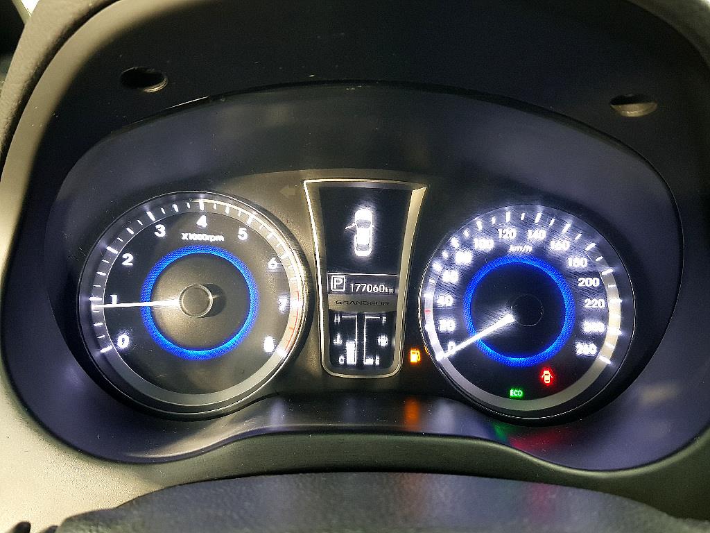 HYUNDAI Grandeur - Vista 7