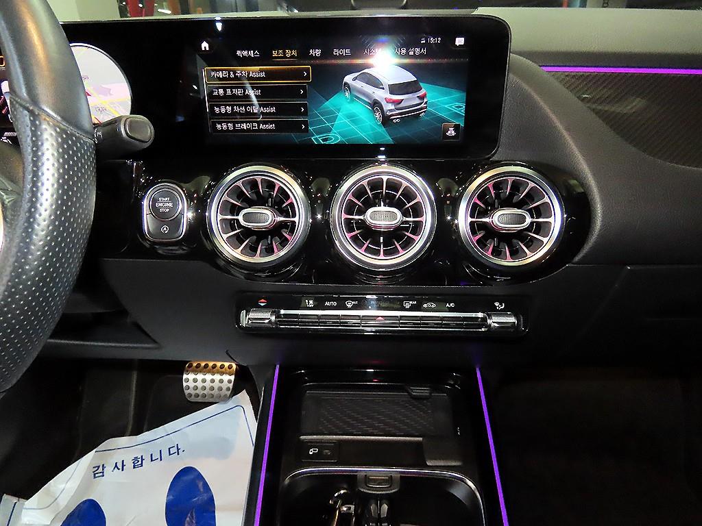 Mercedes Benz GLA Class - Vista 11