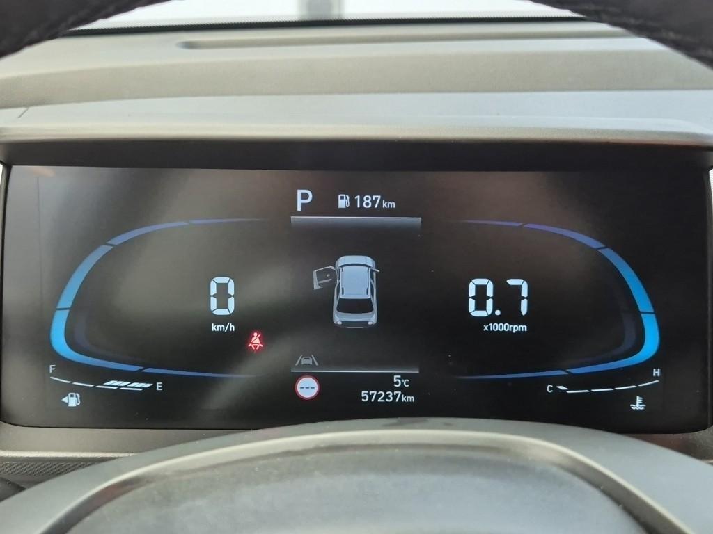 HYUNDAI Casper - Vista 6