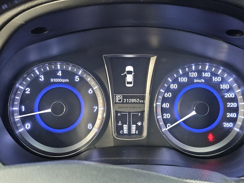 HYUNDAI Grandeur - Vista 7