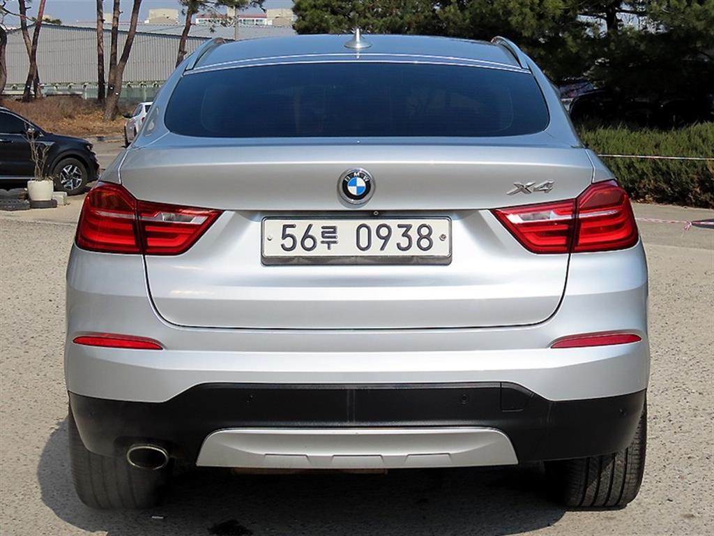 BMW X4 - Vista 4
