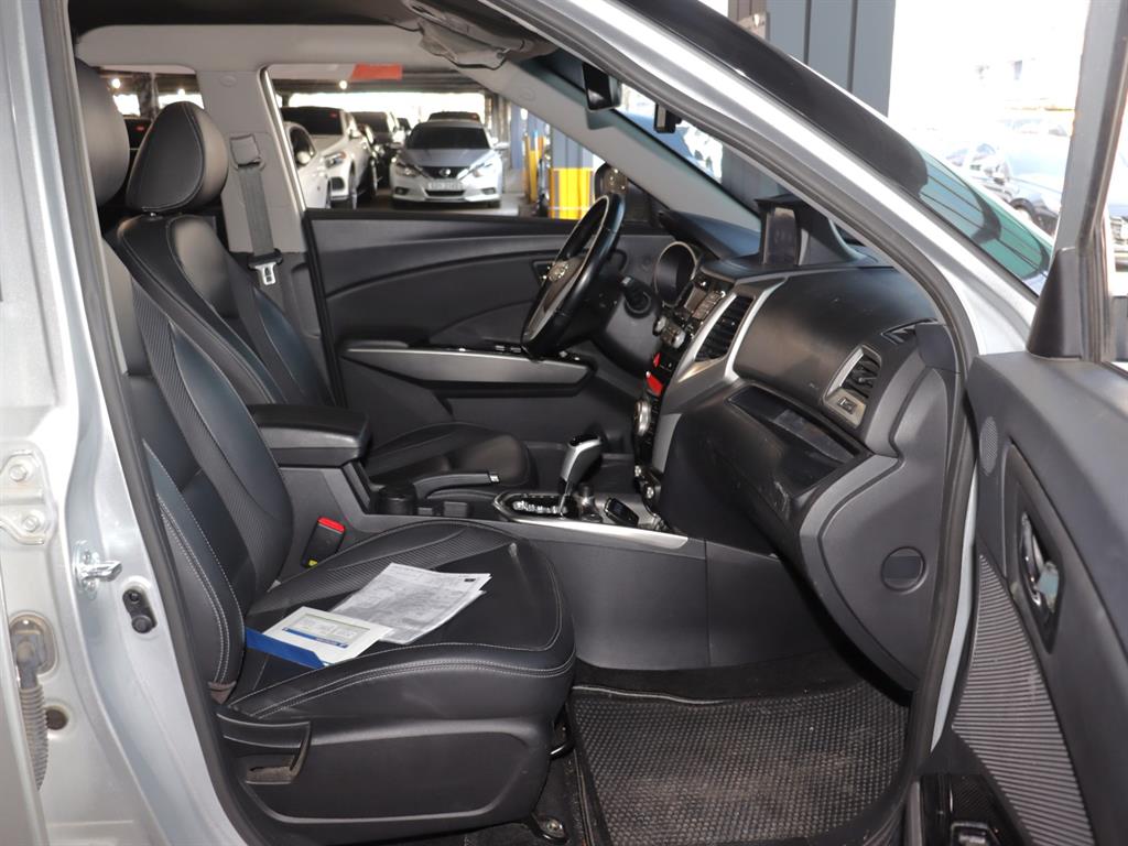 Ssangyong Tivoli 2015 Blanco - Importación desde Corea - HF Imports Iquique - Foto 12