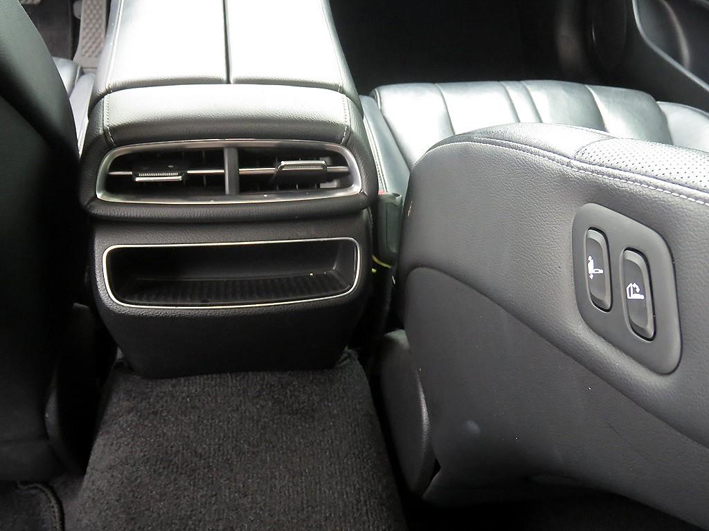 Genesis G80 - Vista 10