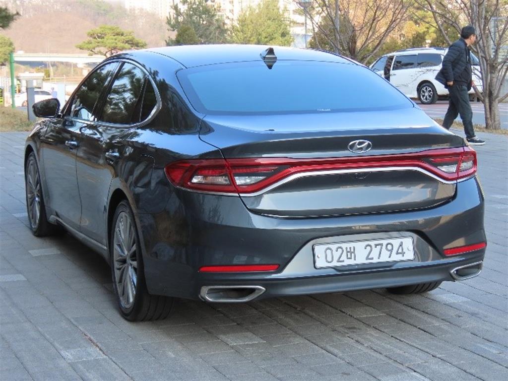 HYUNDAI Grandeur - Vista 7