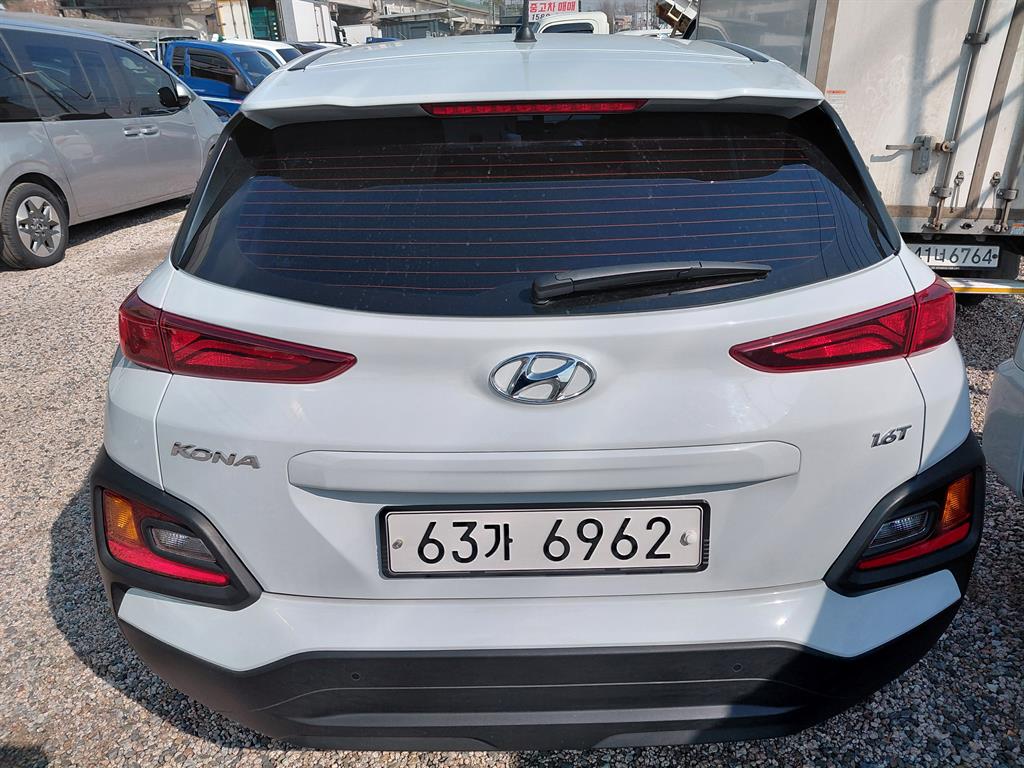 HYUNDAI Kona - Vista 5