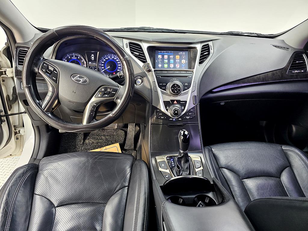 HYUNDAI Grandeur - Vista 5