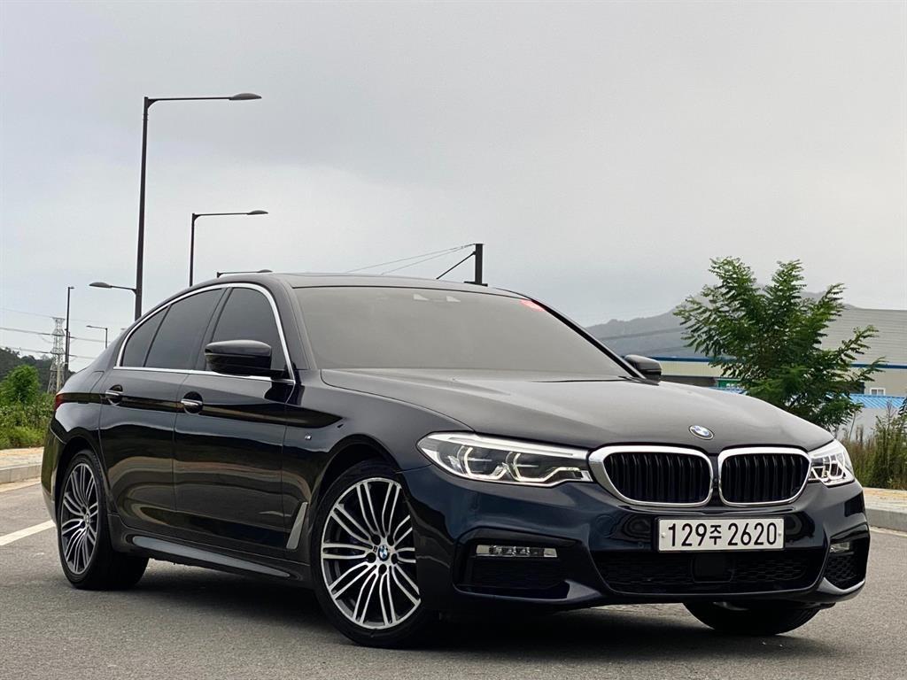 BMW 5 Series 2018 Negro - Importación desde Corea - HF Imports Iquique - Foto 1