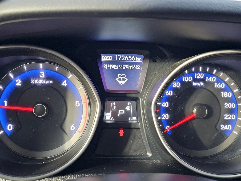 HYUNDAI i30 - Vista 7