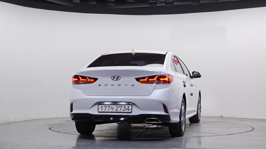 HYUNDAI Sonata - Vista 4