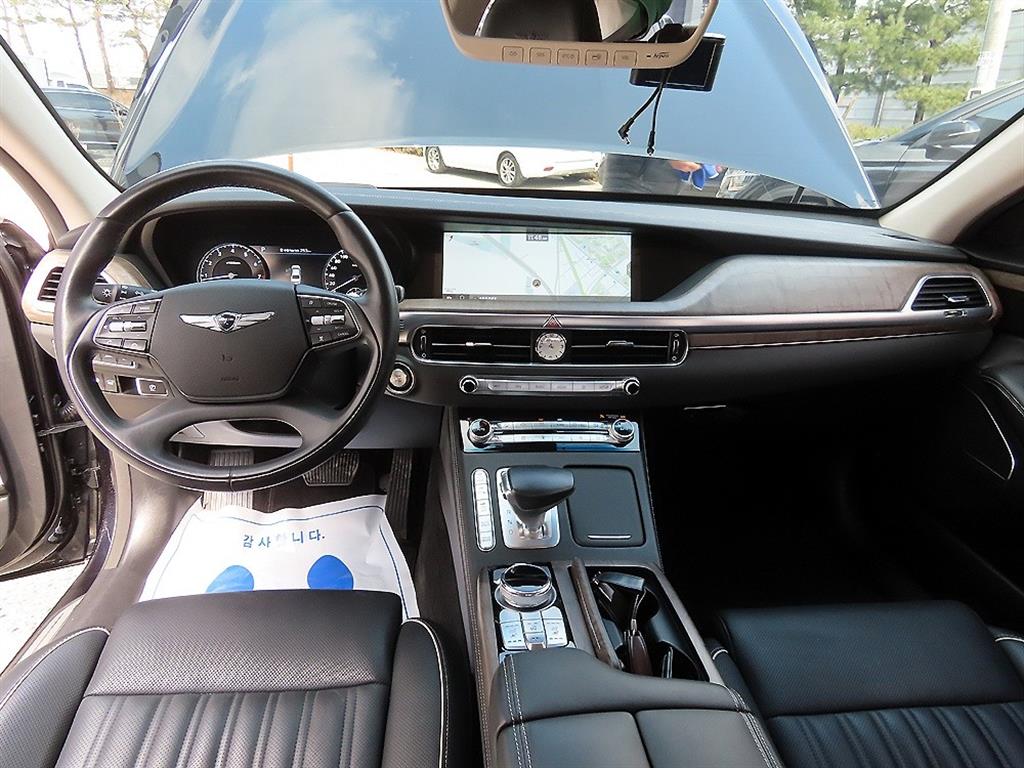 Genesis G90 - Vista 7