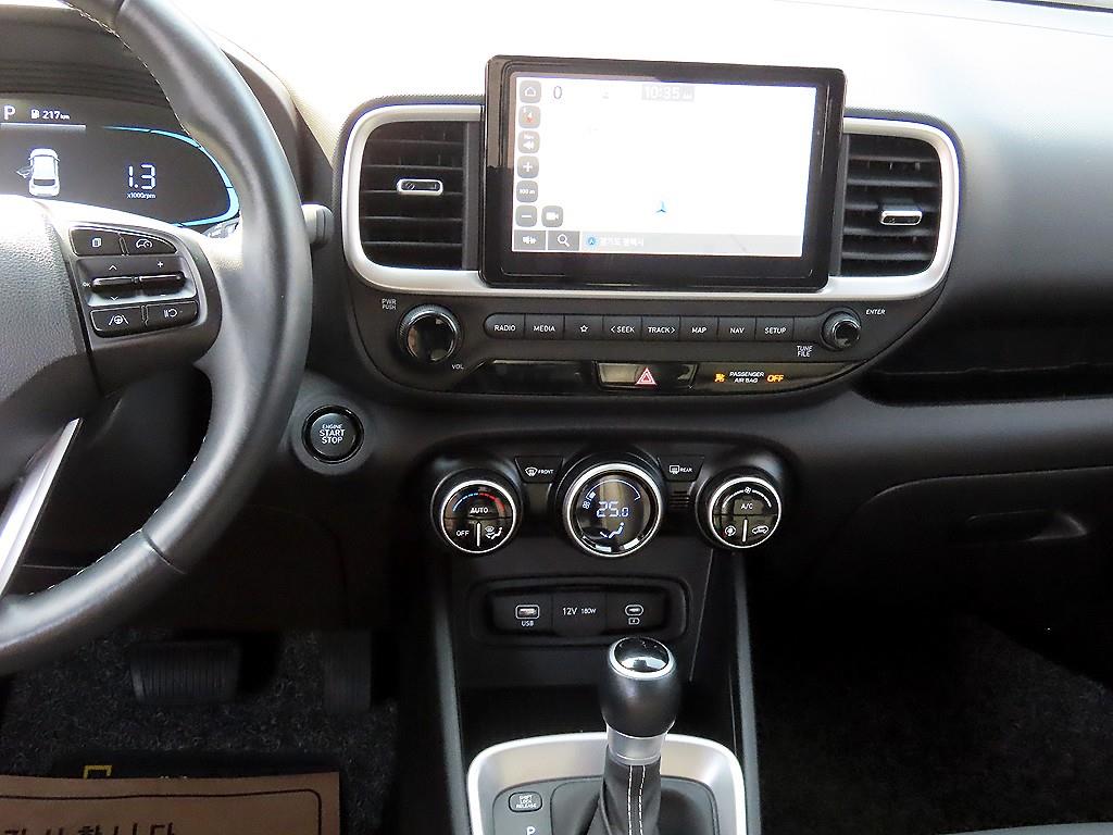 HYUNDAI Venue - Vista 10
