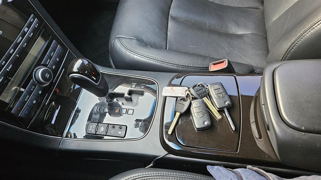 KIA Opirus - Vista 9