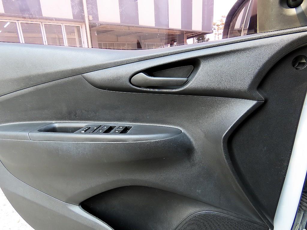 Chevrolet Spark - Vista 11