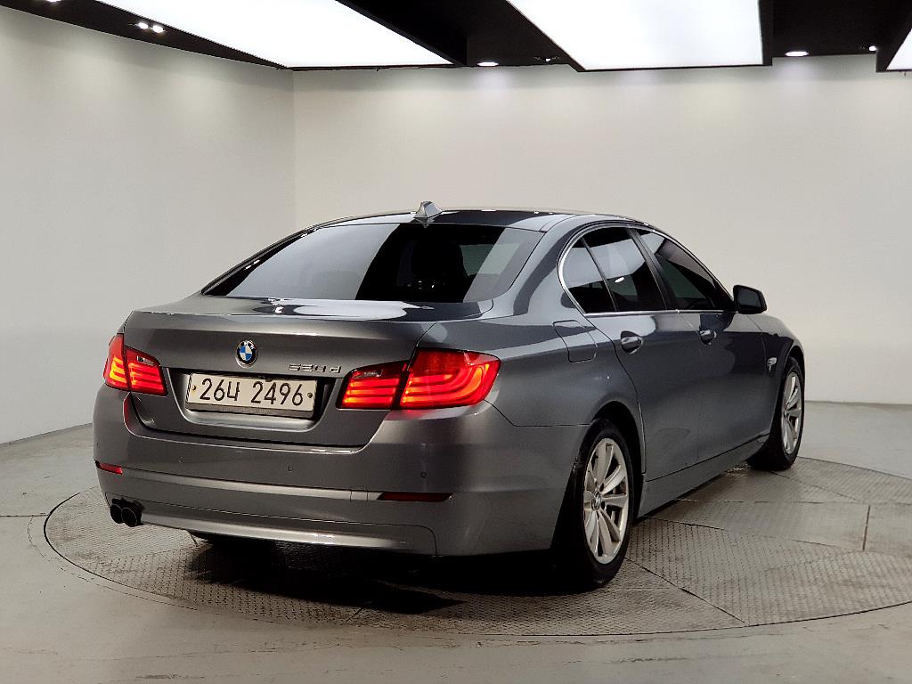 BMW 5 Series - Vista 4