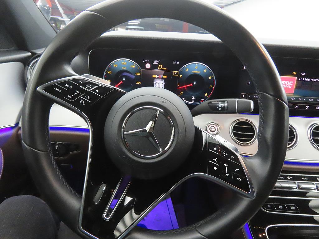 Mercedes Benz E class - Vista 8