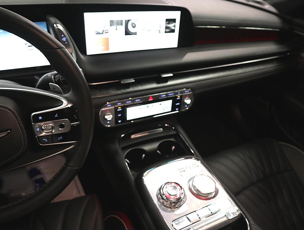 Genesis G90 - Vista 11