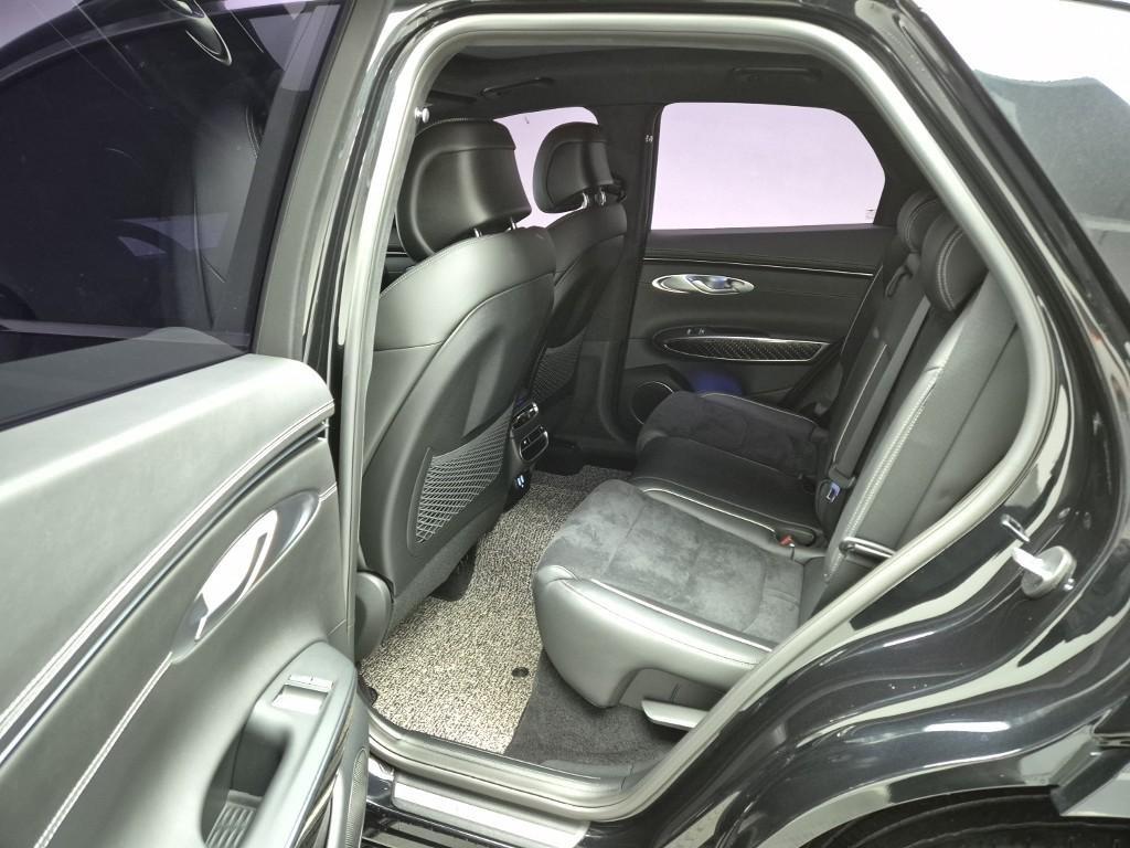 Genesis GV70 - Vista 12