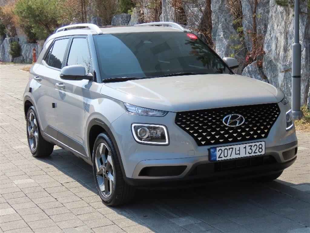 HYUNDAI Venue - Vista 3
