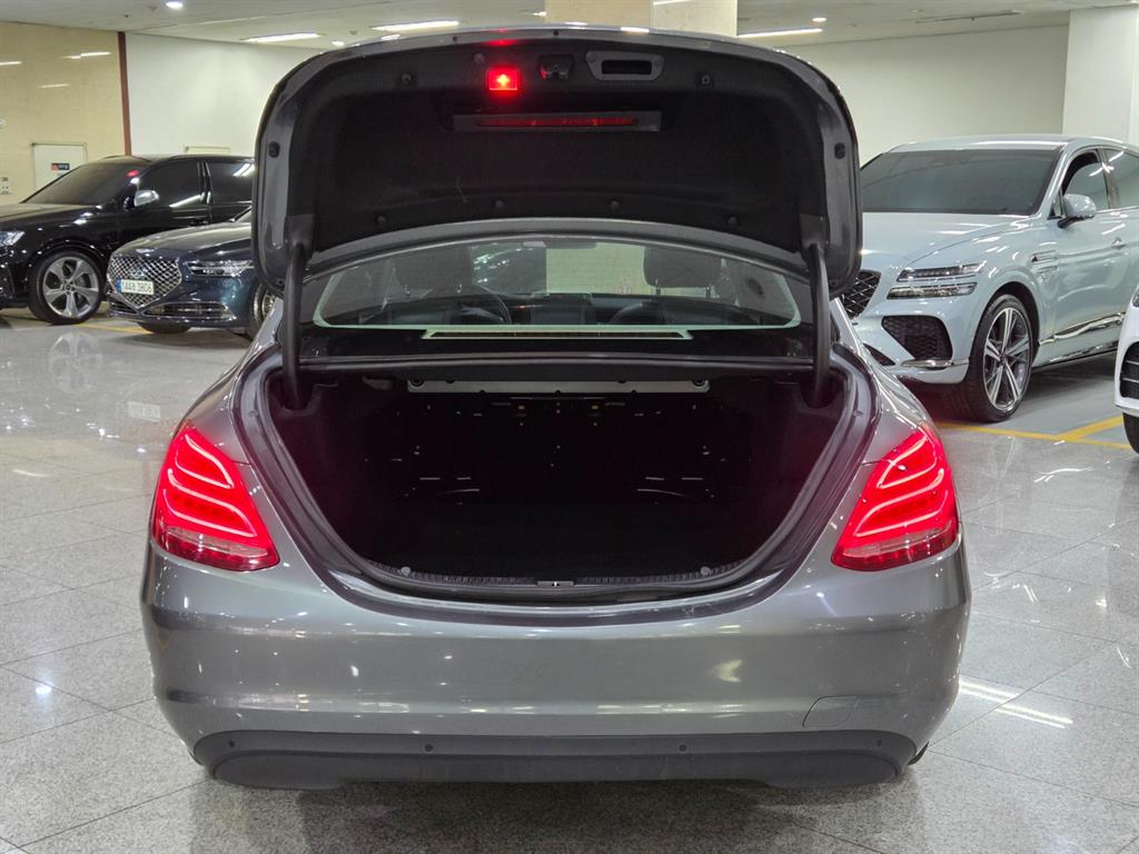 Mercedes Benz C Class 2018 Gris - Importación desde Corea - HF Imports Iquique - Foto 19