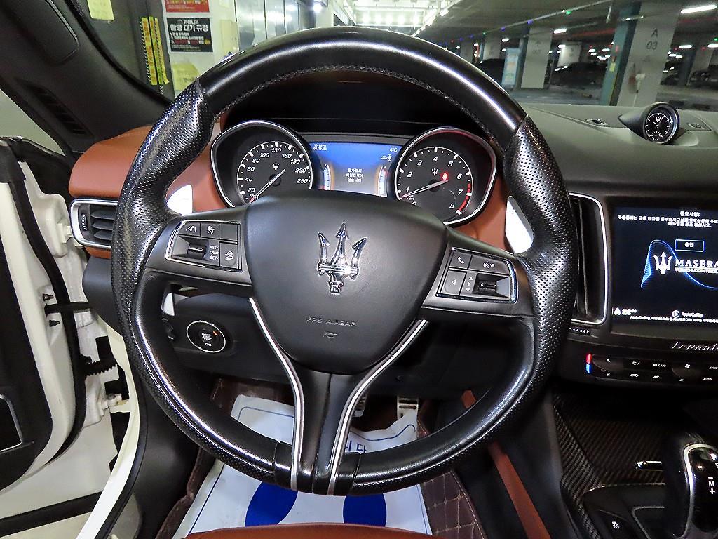 Maserati Levante - Vista 8