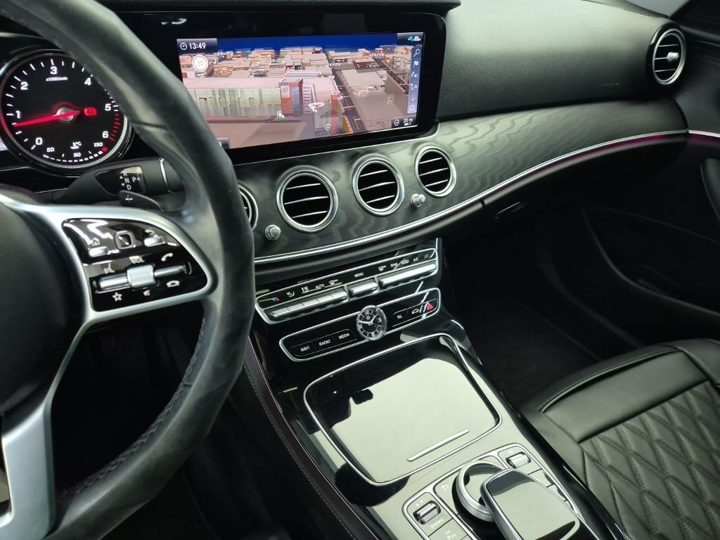 Mercedes Benz E class - Vista 10