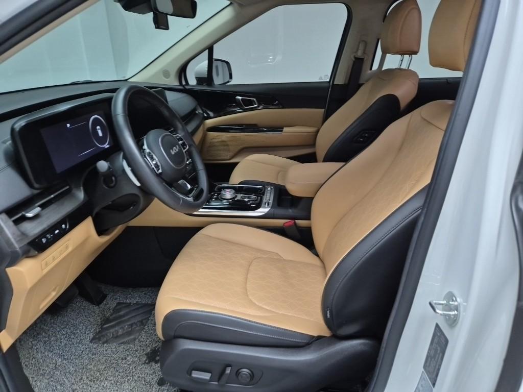 KIA Carnival - Vista 11