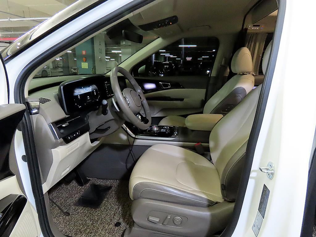 KIA Carnival 2023 the color of pearl - Importación desde Corea - HF Imports Iquique - Foto 13