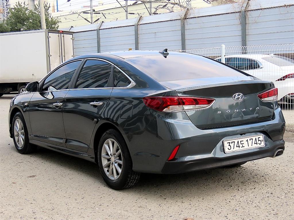 HYUNDAI Sonata - Vista 3