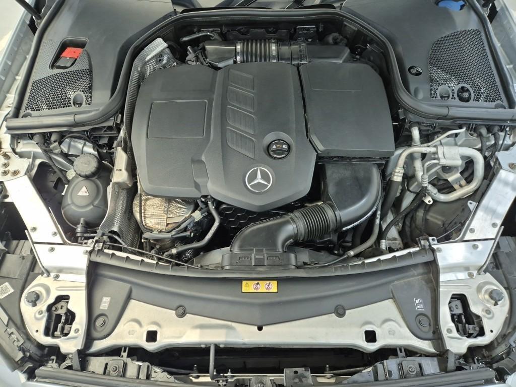 Mercedes Benz E class - Vista 5