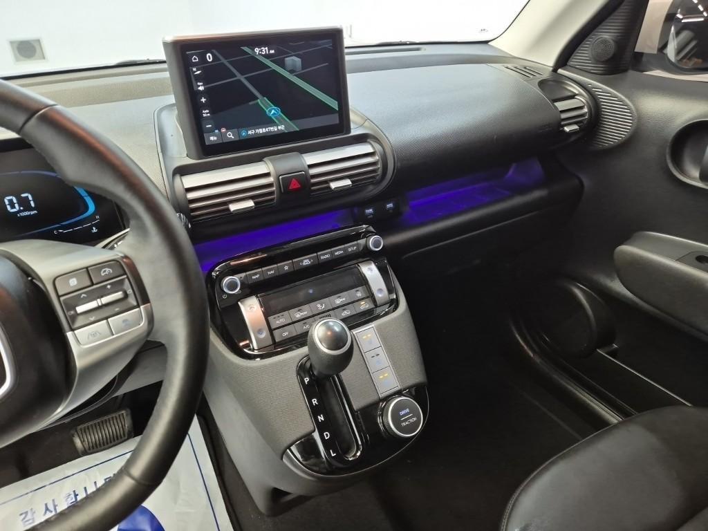 HYUNDAI Casper - Vista 10