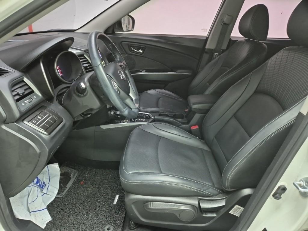 Ssangyong Tivoli - Vista 11