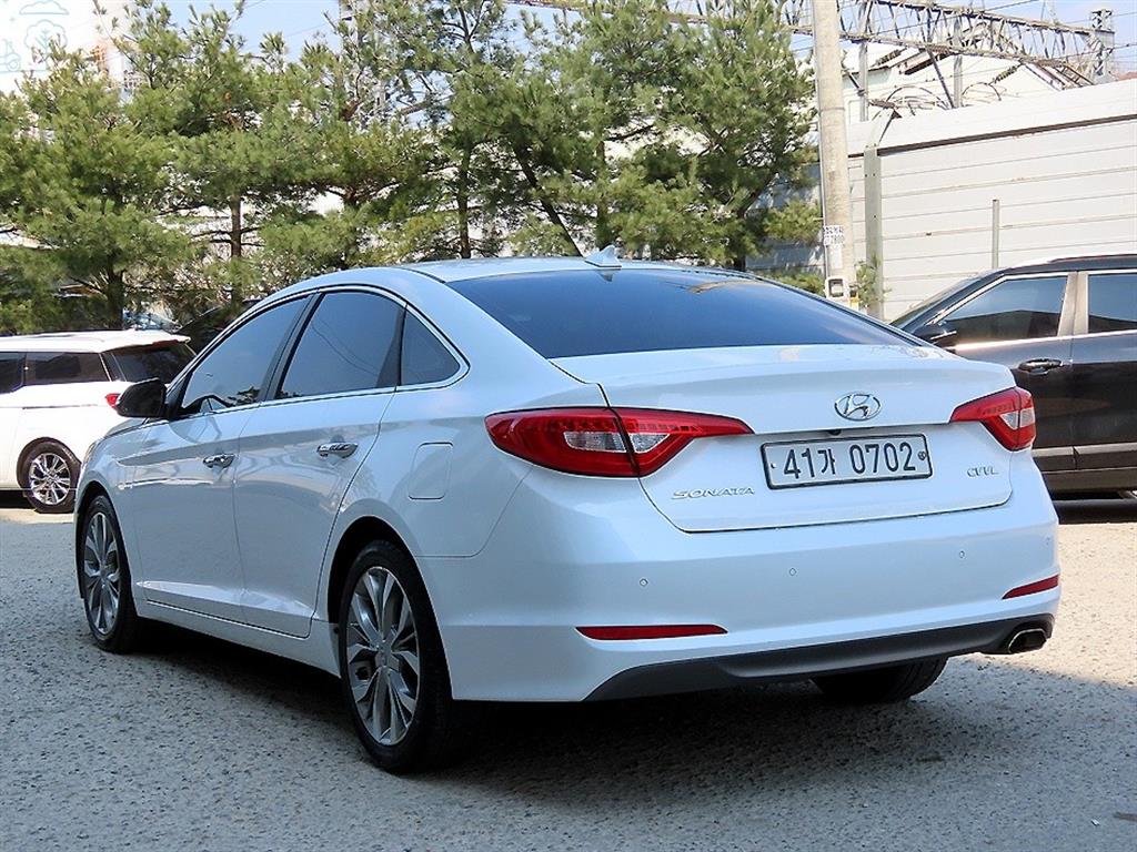 HYUNDAI Sonata - Vista 3