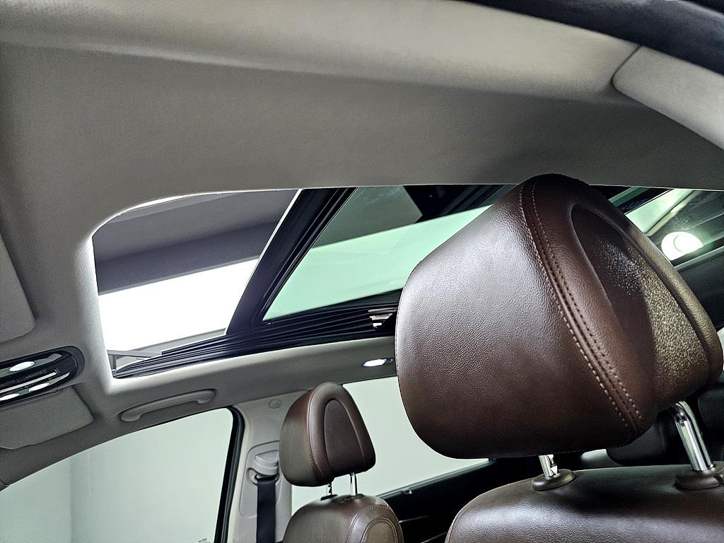 KIA Sorento - Vista 12