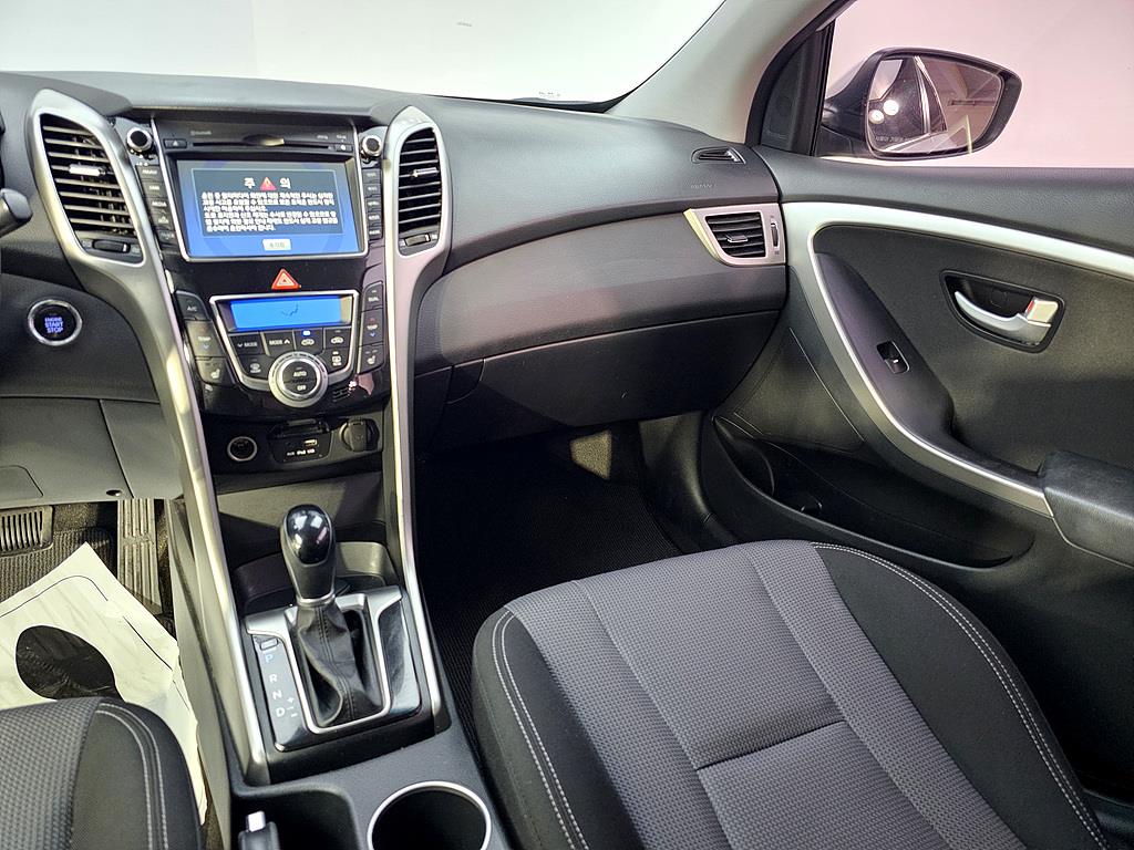 HYUNDAI i30 - Vista 10