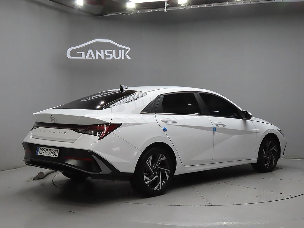 HYUNDAI Avante - Vista 7