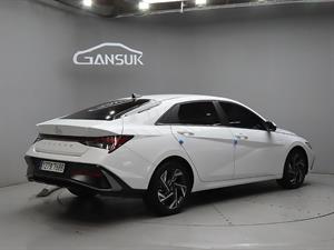 HYUNDAI Avante - Vista 8