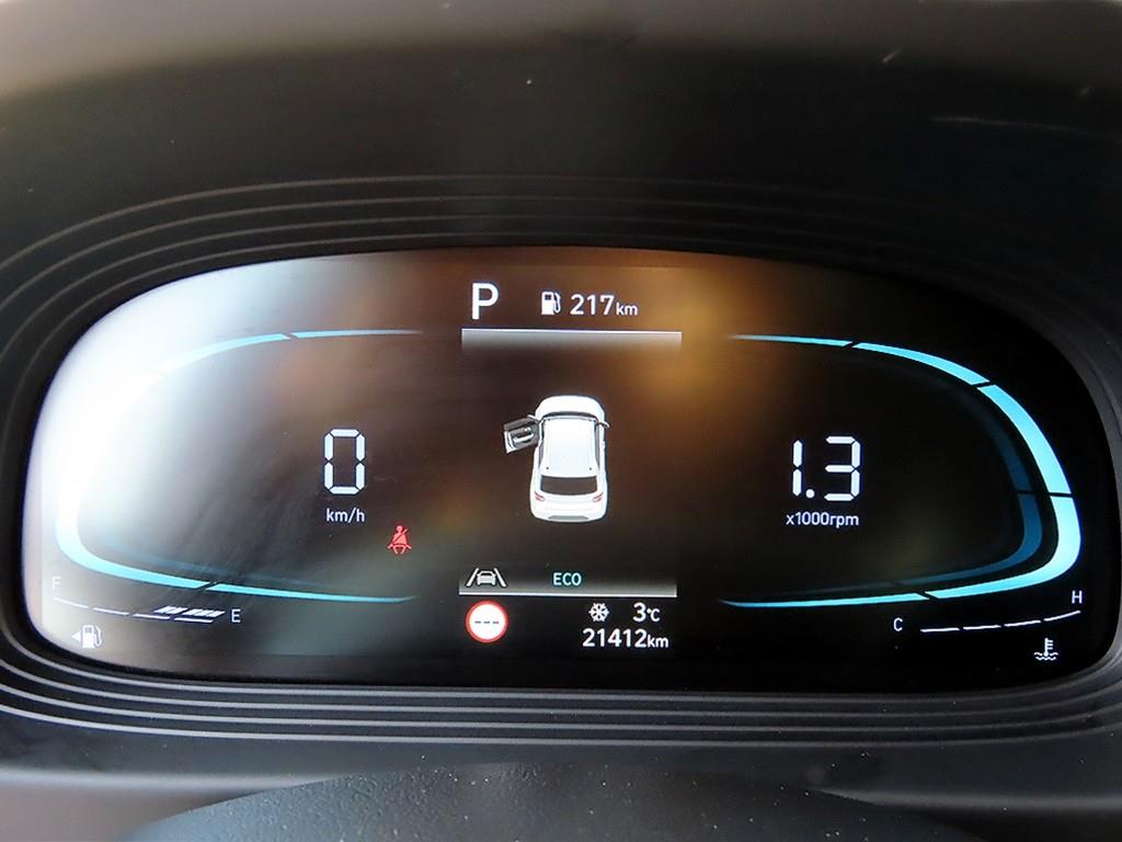 HYUNDAI Venue - Vista 8