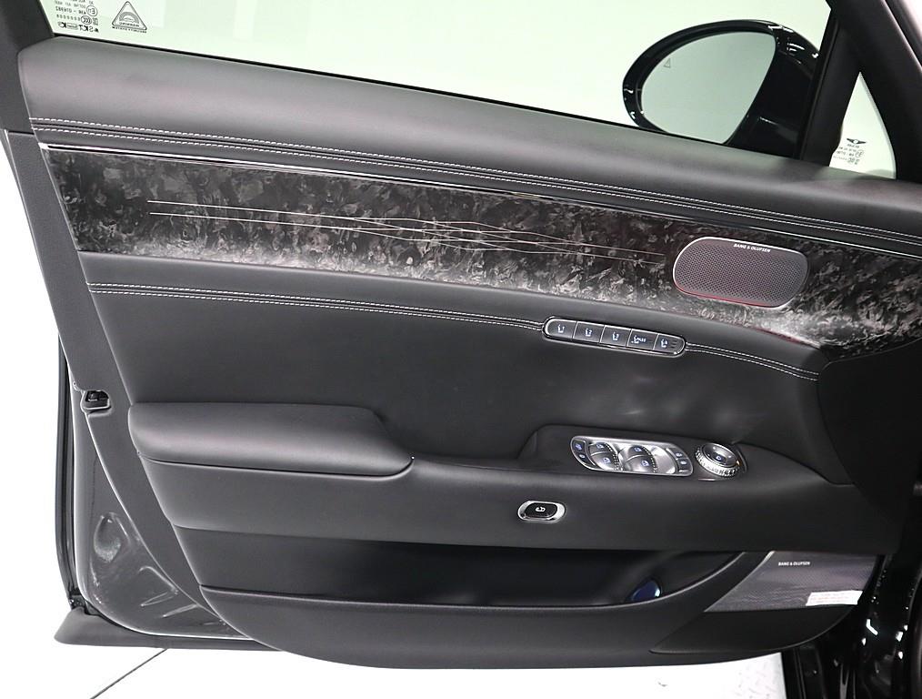 Genesis G90 - Vista 8