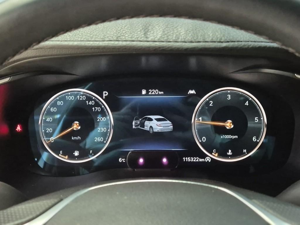 Genesis G70 - Vista 6