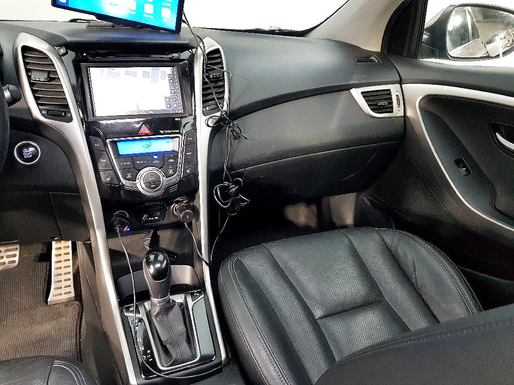 HYUNDAI i30 - Vista 10
