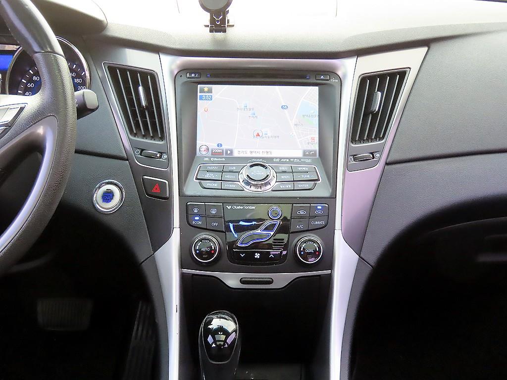 HYUNDAI Sonata - Vista 10