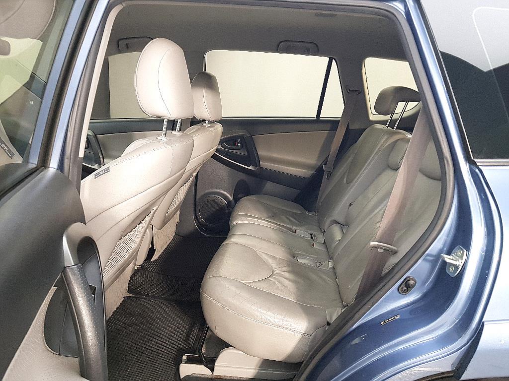 Toyota RAV4 - Vista 9