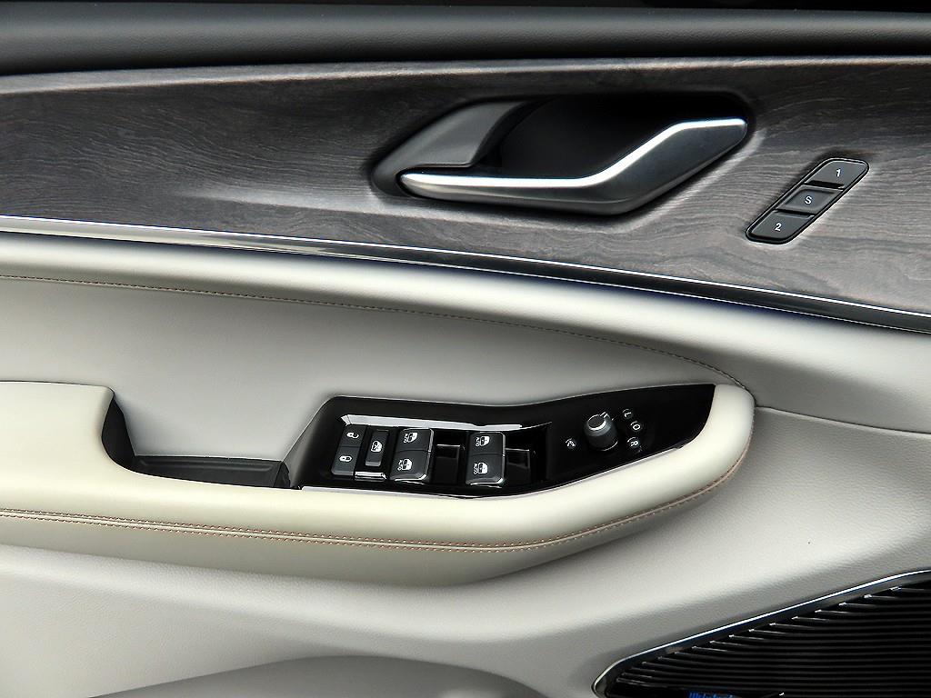 Jeep Cherokee - Vista 11