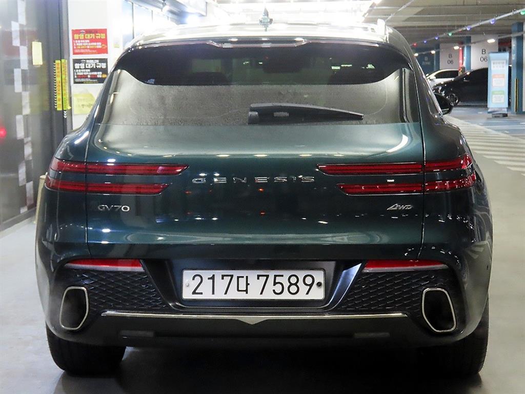 Genesis GV70 - Vista 5