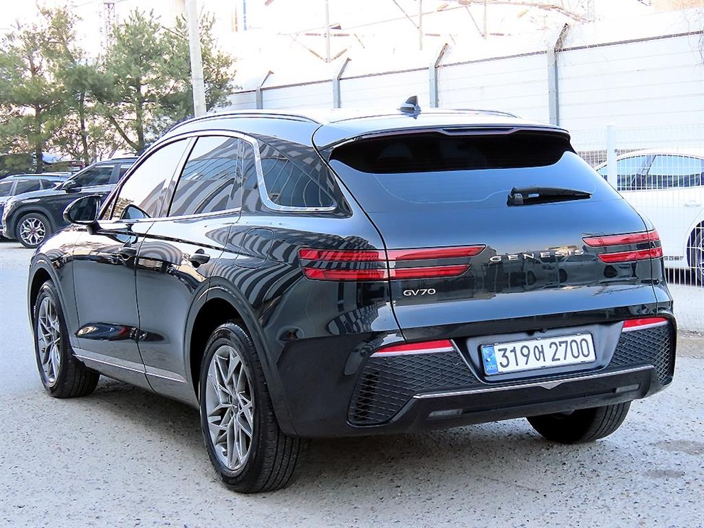 Genesis GV70 - Vista 3