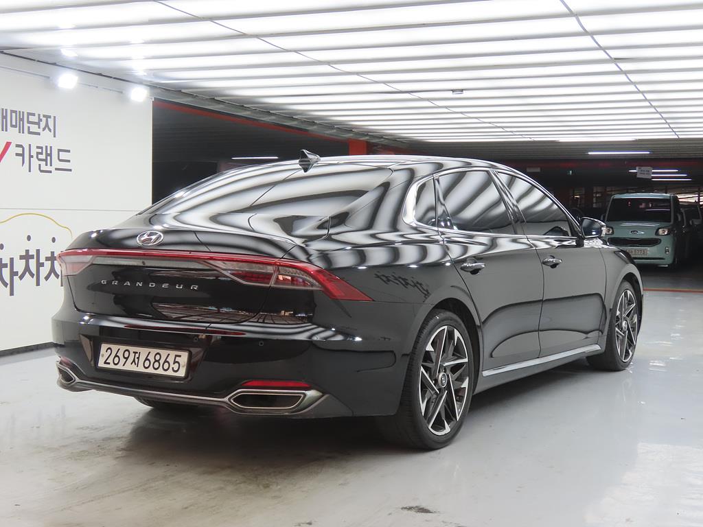 HYUNDAI Grandeur - Vista 6