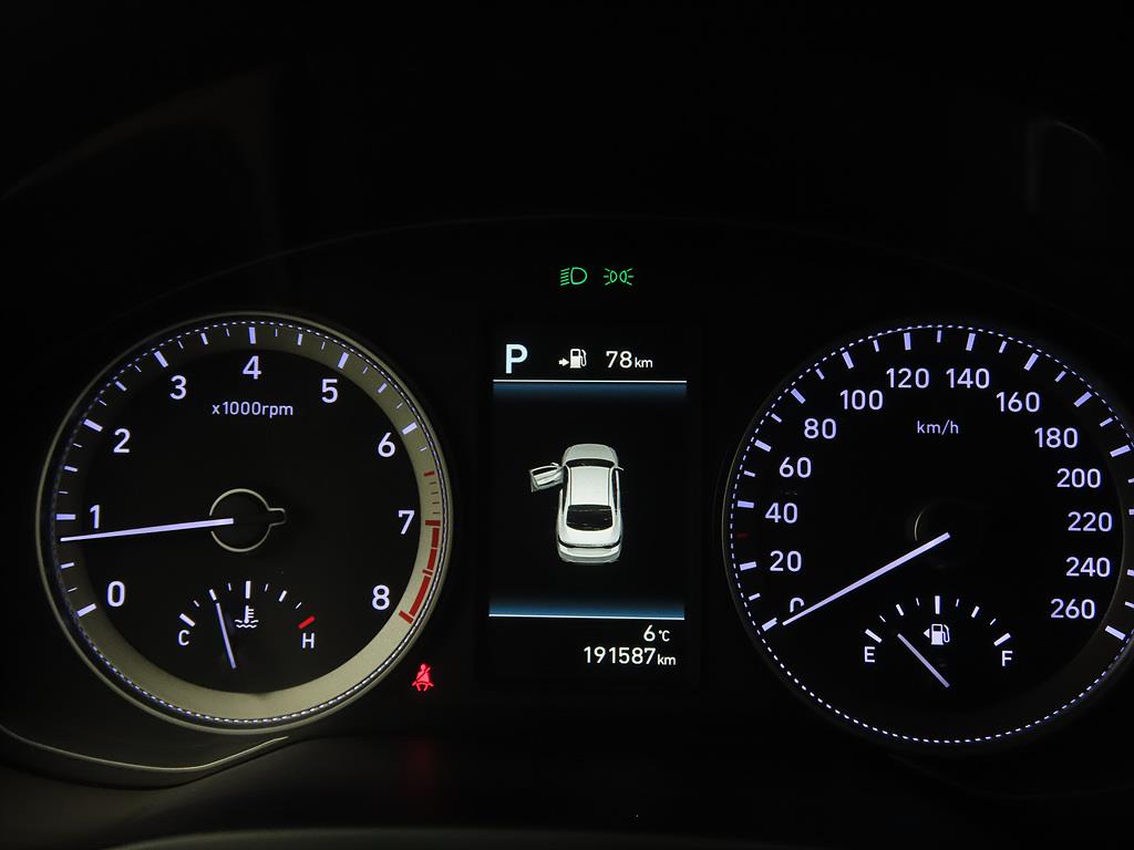 HYUNDAI Grandeur - Vista 9