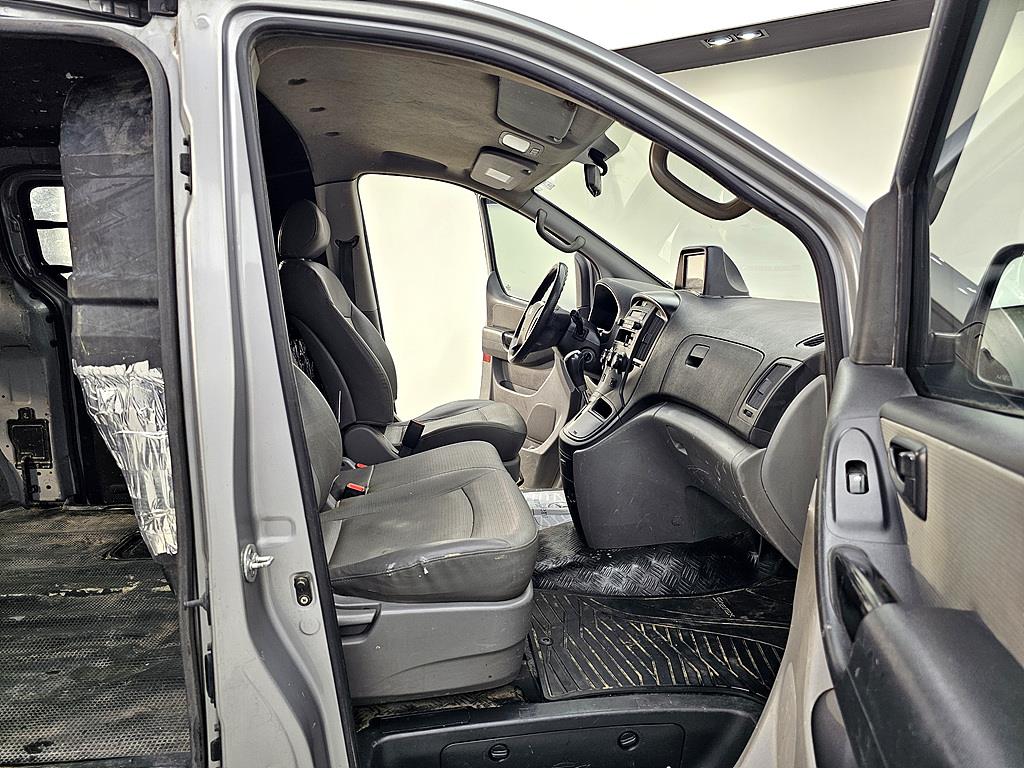 HYUNDAI Starex - Vista 5