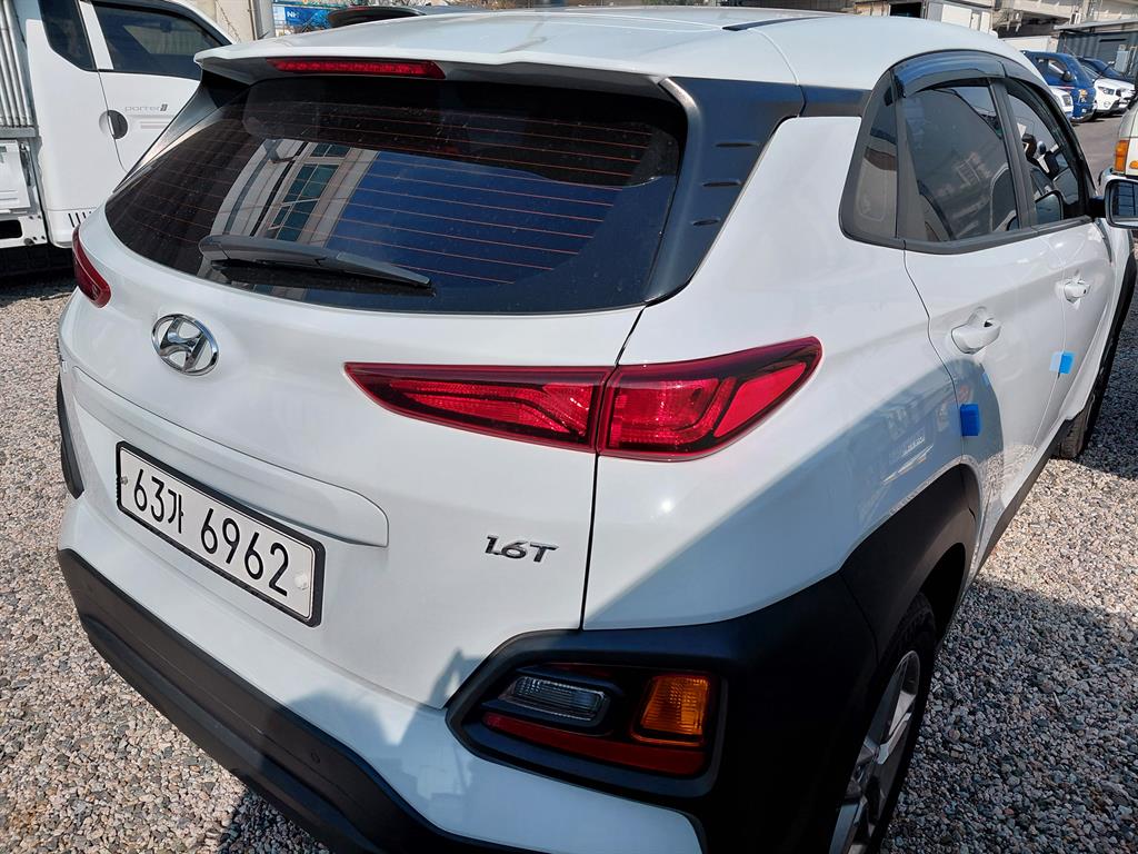 HYUNDAI Kona - Vista 6