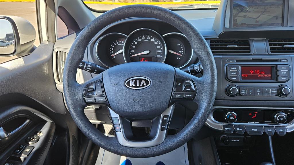 KIA Pride 2012 Blanco - Importación desde Corea - HF Imports Iquique - Foto 13